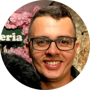 Lucas, criador dos Flashcards Policiais